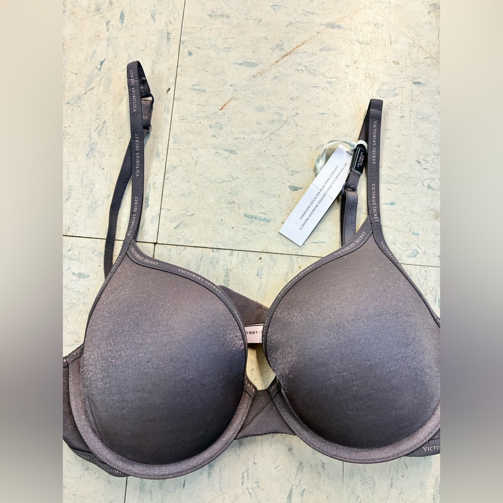 Victoria's Secret Gray Tshirt bra 34c